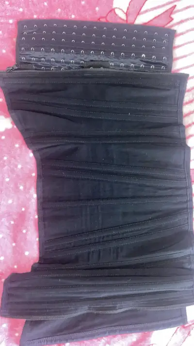 Faja corset negra con cierre - miniatura 3