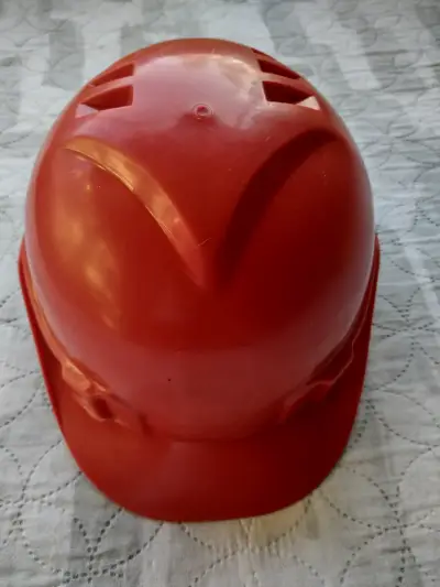 Casco de seguridad rojo - miniatura 2