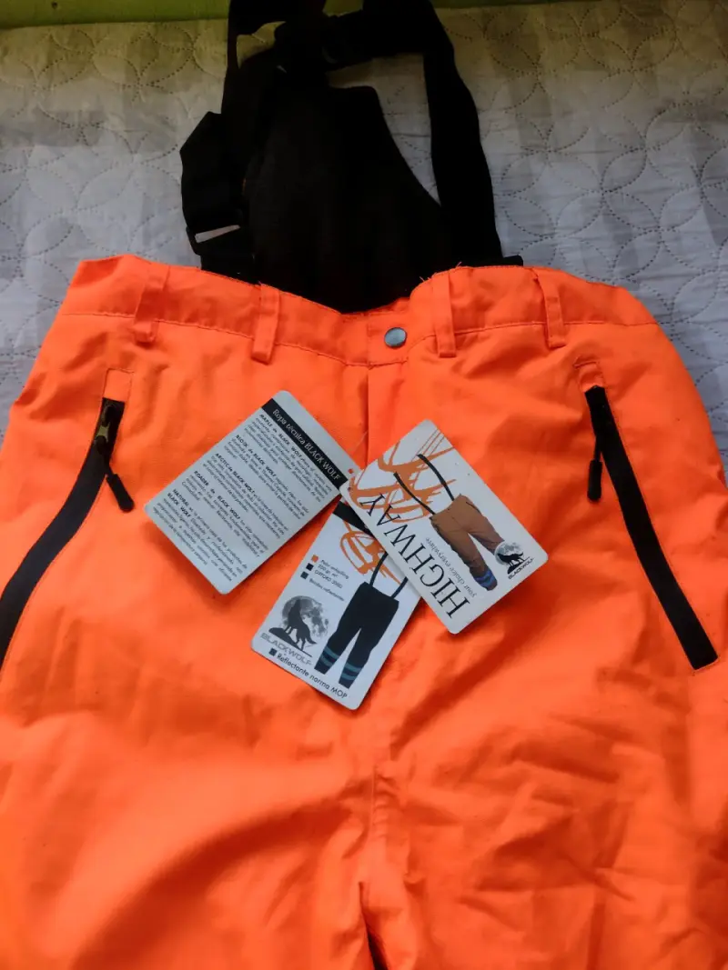 Pantalón impermeable naranja - 1