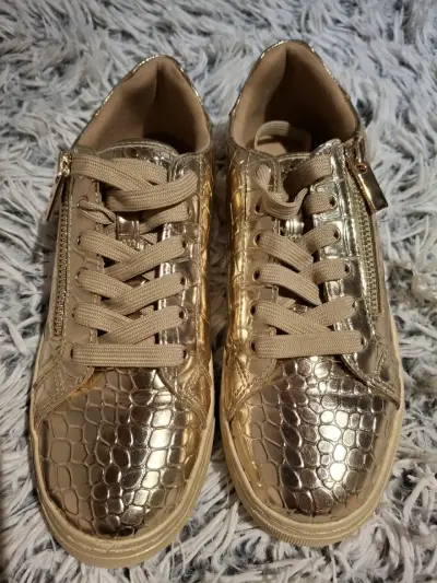 Zapatillas Aldo doradas con relieve - miniatura 1