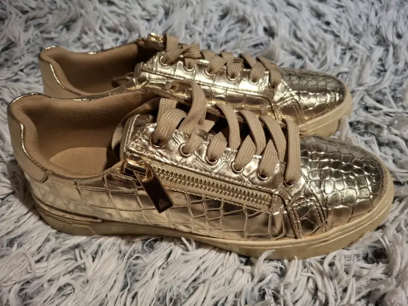 Zapatillas Aldo doradas con relieve - 2