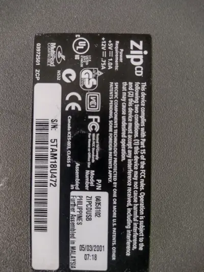 Unidad zip Iomega modelo ZIPCDUSB - miniatura 1