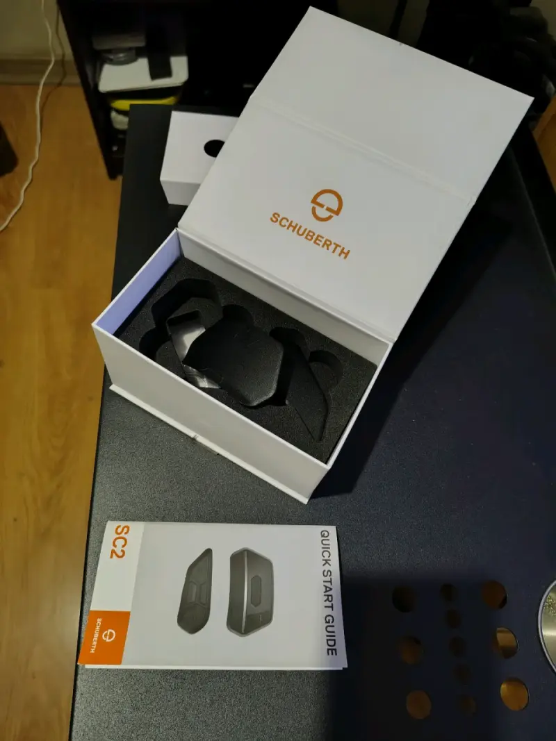 Casco para moto y Kit comunicación Schuberth SC2