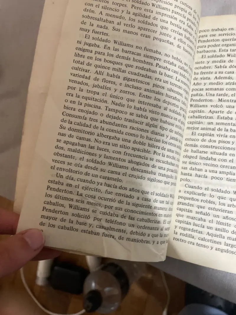 Libro Reflejos en tus ojos dorados - 3