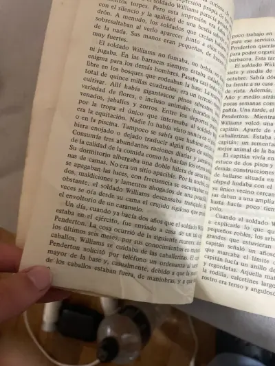 Libro Reflejos en tus ojos dorados - miniatura 3