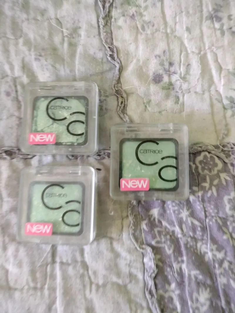 Sombras de ojos Catrice verdes