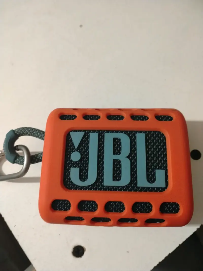 Parlante portátil JBL  go 3 con funda - 2