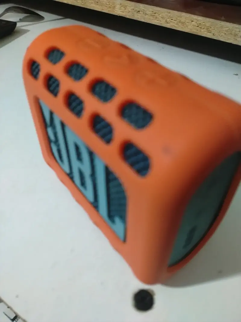 Parlante portátil JBL  go 3 con funda - 3