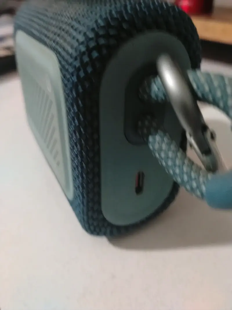 Parlante portátil JBL  go 3 con funda - 5
