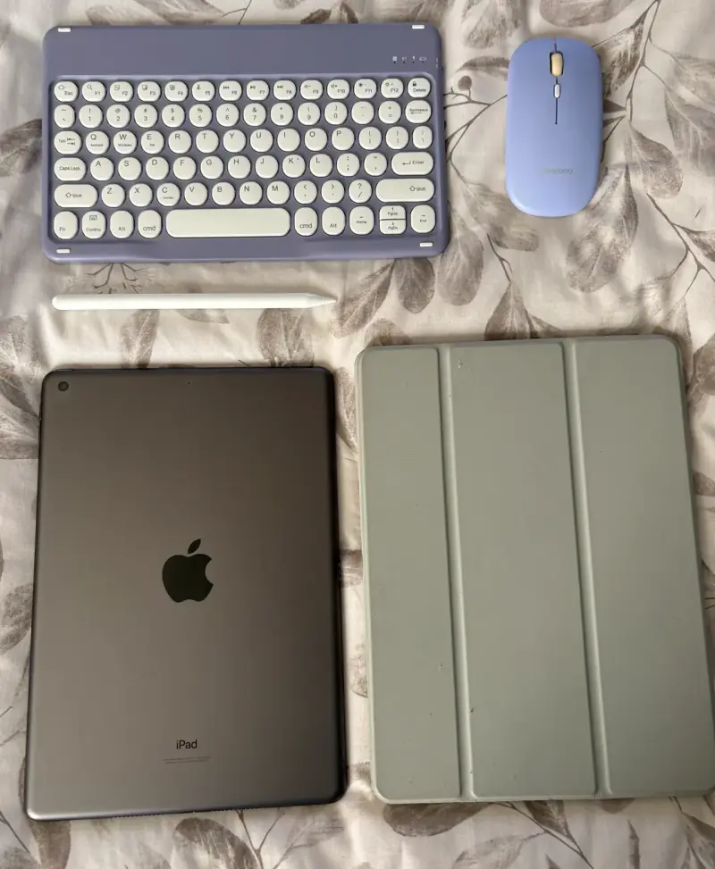 iPad 9na generación con teclado y mouse