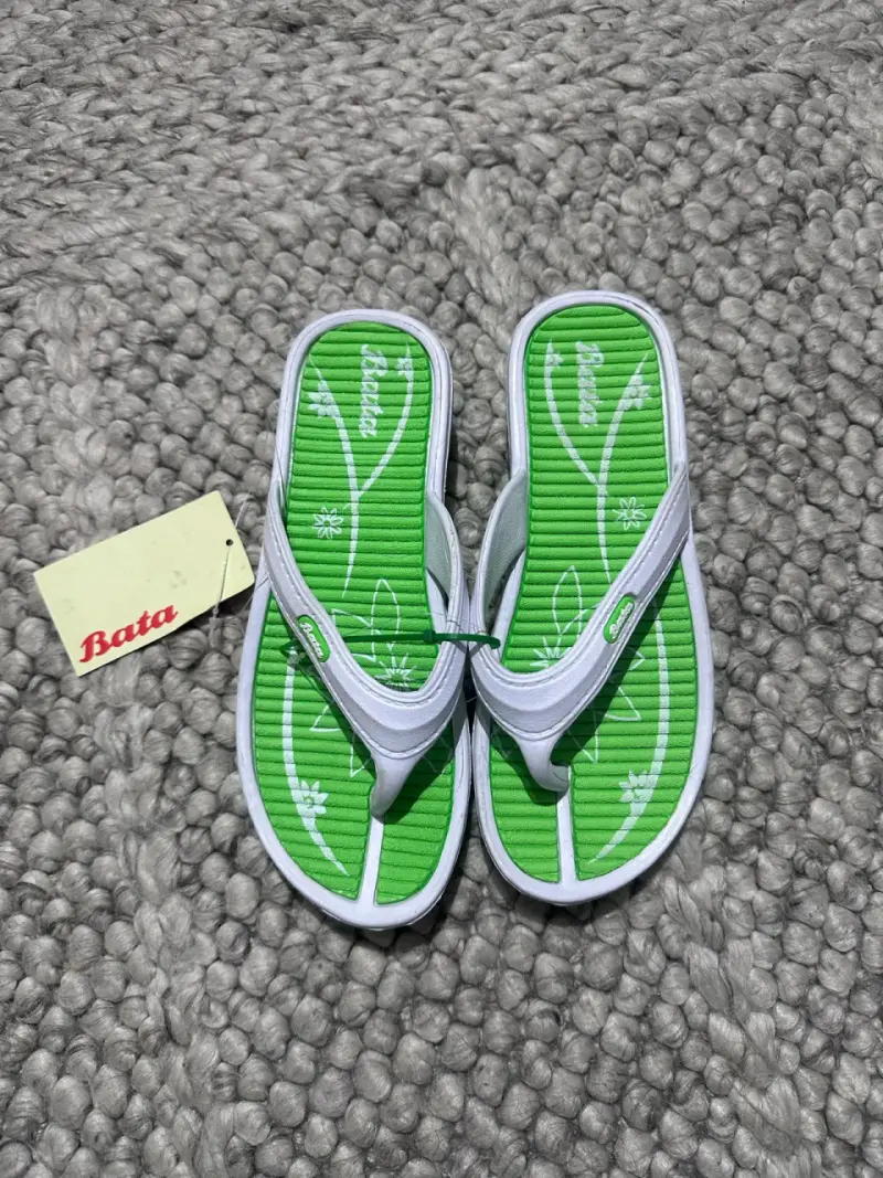 Sandalias Bata verdes con blancas