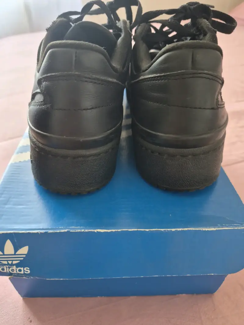 Zapatillas negras Adidas niño