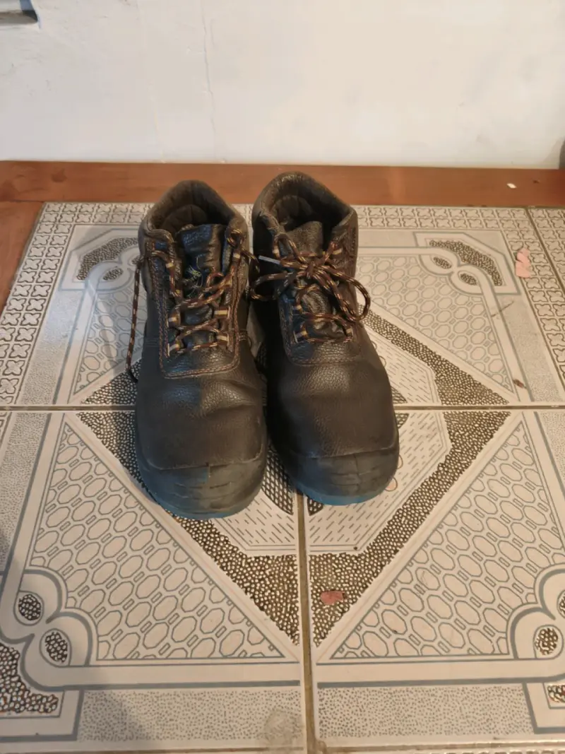 Botas de seguridad negras y zapatilla - 3