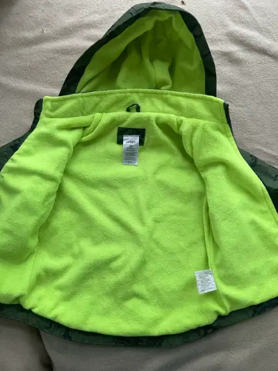 Chaqueta niño marca Carter’s verde con capucha - miniatura 4