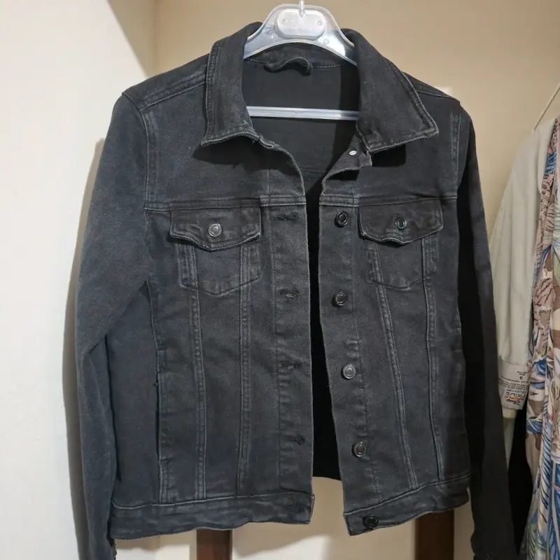 Chaqueta de mezclilla negra - 1
