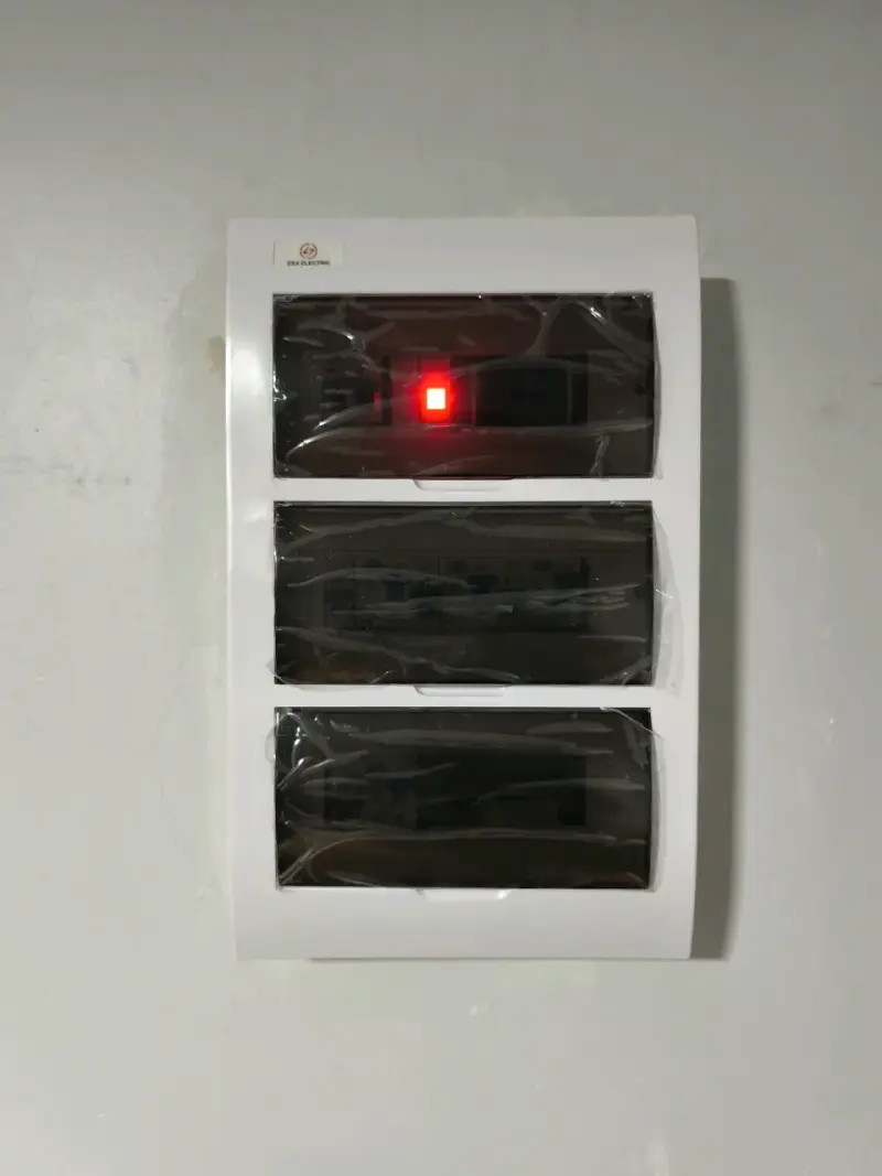 Técnicos Electricistas SEC - 3