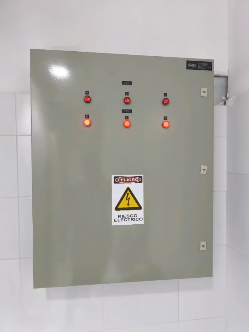 Técnicos Electricistas SEC - 4