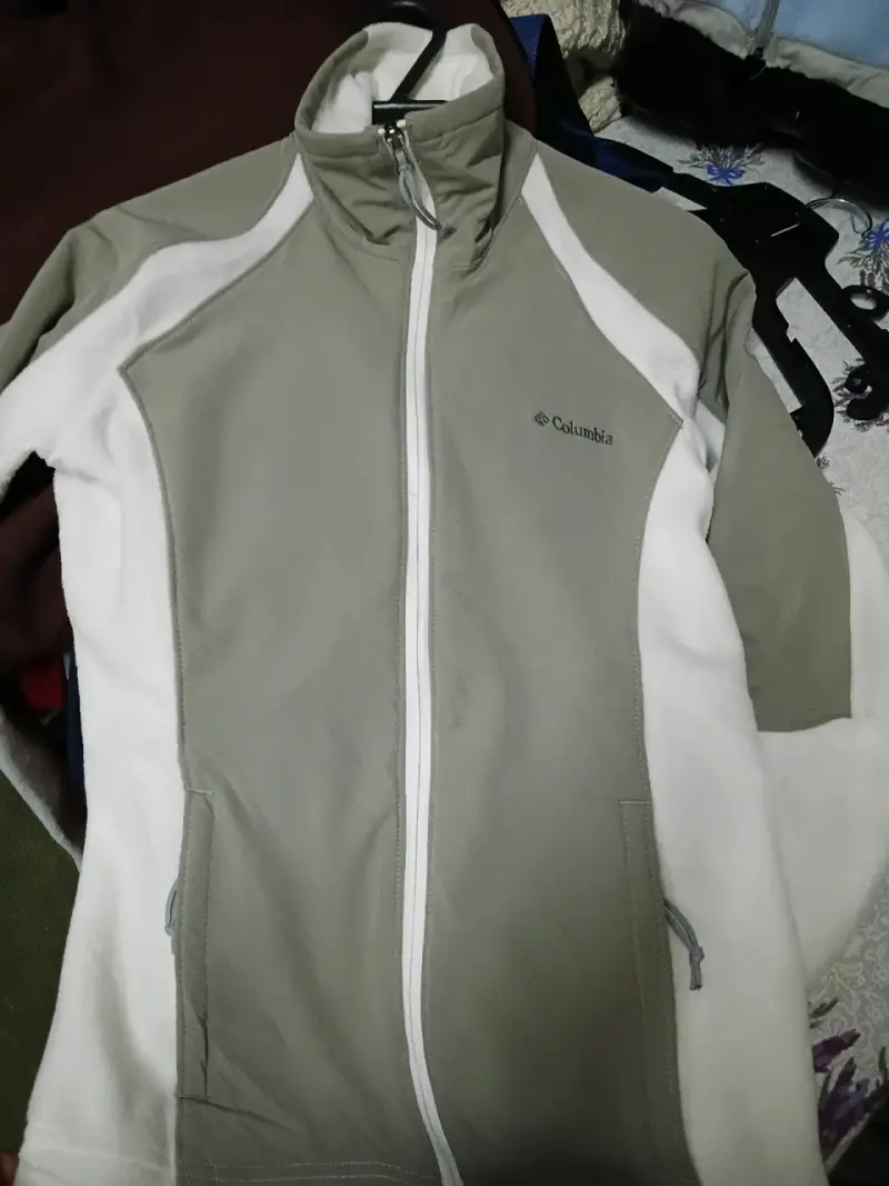 Chaqueta Columbia gris y blanca - 4
