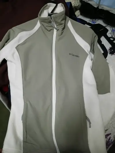 Chaqueta Columbia gris y blanca - miniatura 4