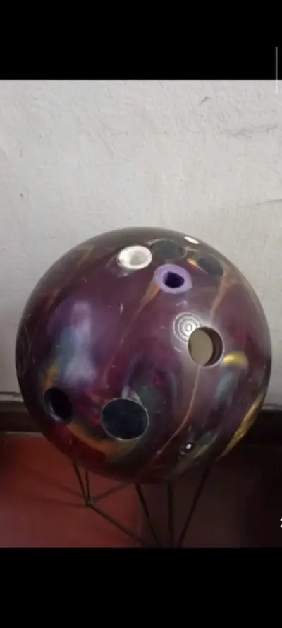 Bola de boliche multicolor usada - miniatura 5