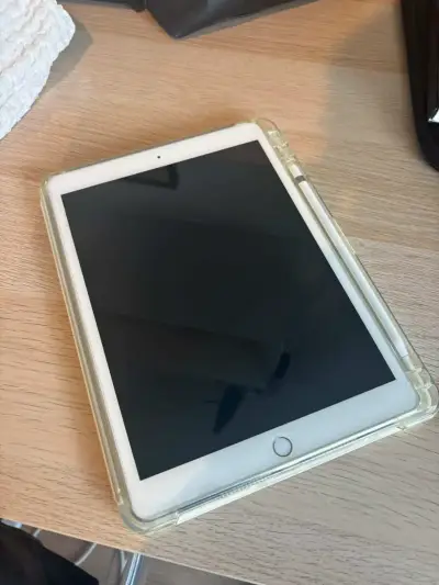 iPad octava generación con Apple Pencil - miniatura 4
