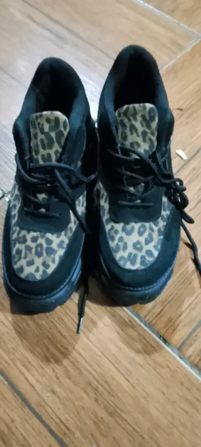 Zapatillas animal print negras - miniatura 1