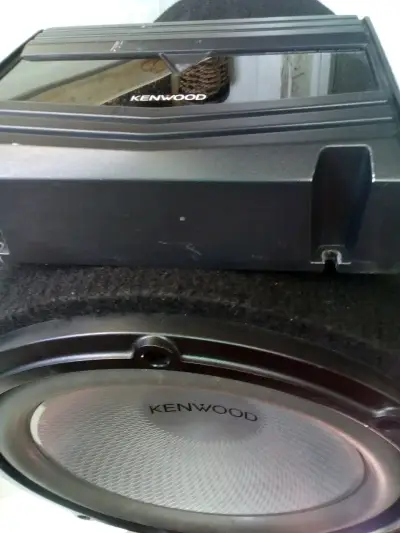 Subwoofer Kenwood con amplificador NEGOCIABLE - miniatura 1