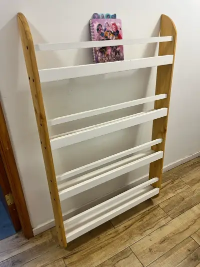 Librero organizador blanco y madera - miniatura 4