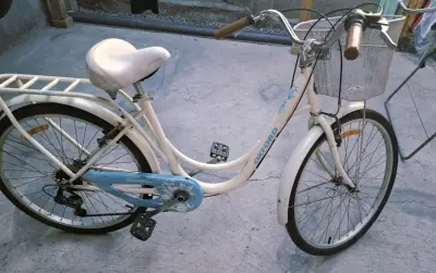 Bicicleta Oxford blanca con canasto - miniatura 1