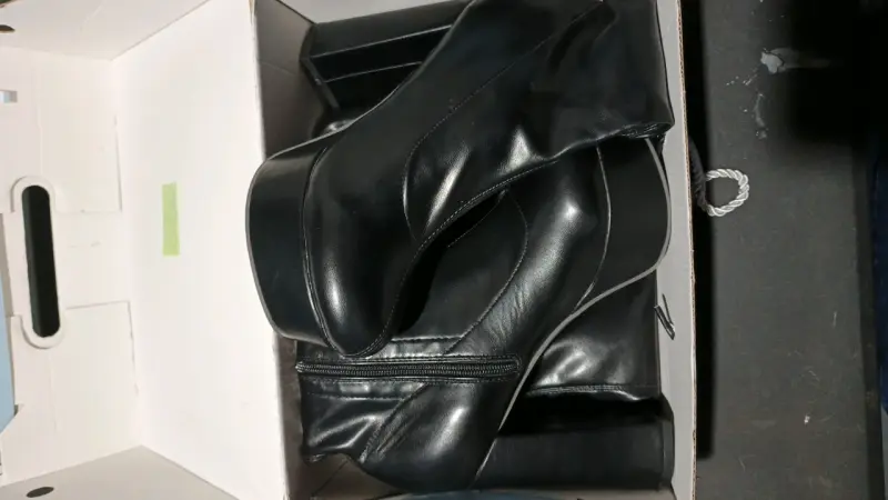 Botas Altas negras cuerina con taco - 4