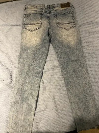 Jeans desgastados azul claro - miniatura 2