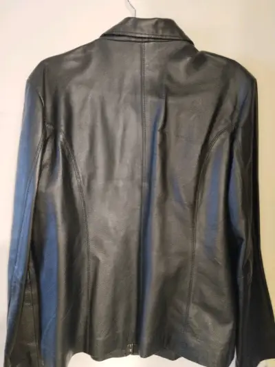 Chaqueta de cuero negra - miniatura 1
