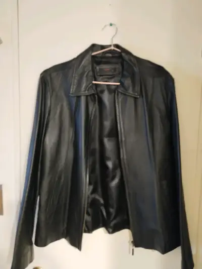 Chaqueta de cuero negra - miniatura 3