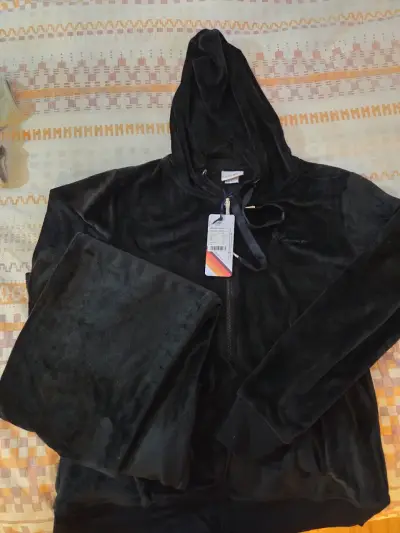 Conjunto buzo plusch negro con capucha nuevo - miniatura 6
