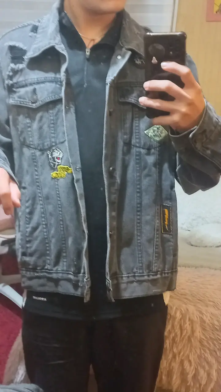 Chaqueta de mezclilla con parches - 3