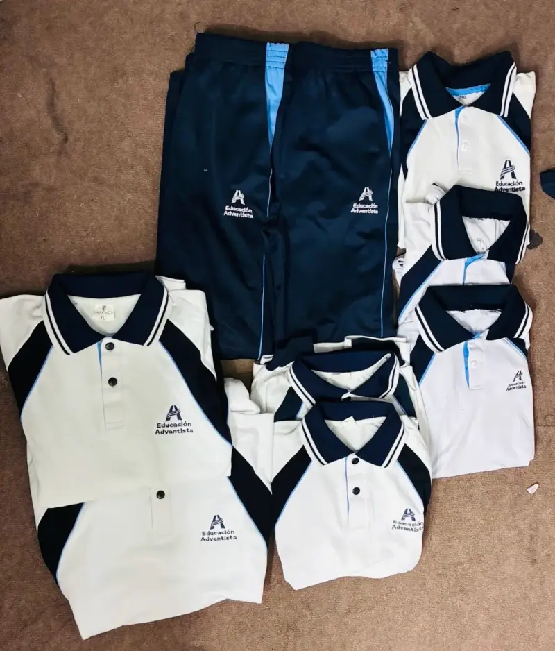 Uniforme colegio adventista