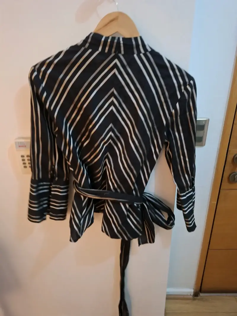 Blusa cruzada rayada Zara - 3
