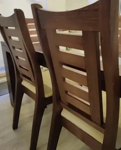 Mesa de comedor con vidrio y 6 sillas - miniatura 4