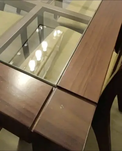 Mesa de comedor con vidrio y 6 sillas - miniatura 6
