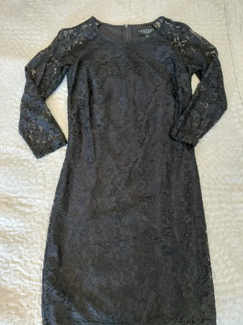 Vestido de encaje negro