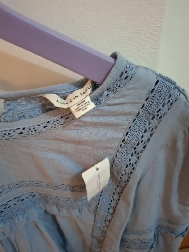 Blusa celeste con encaje - 2