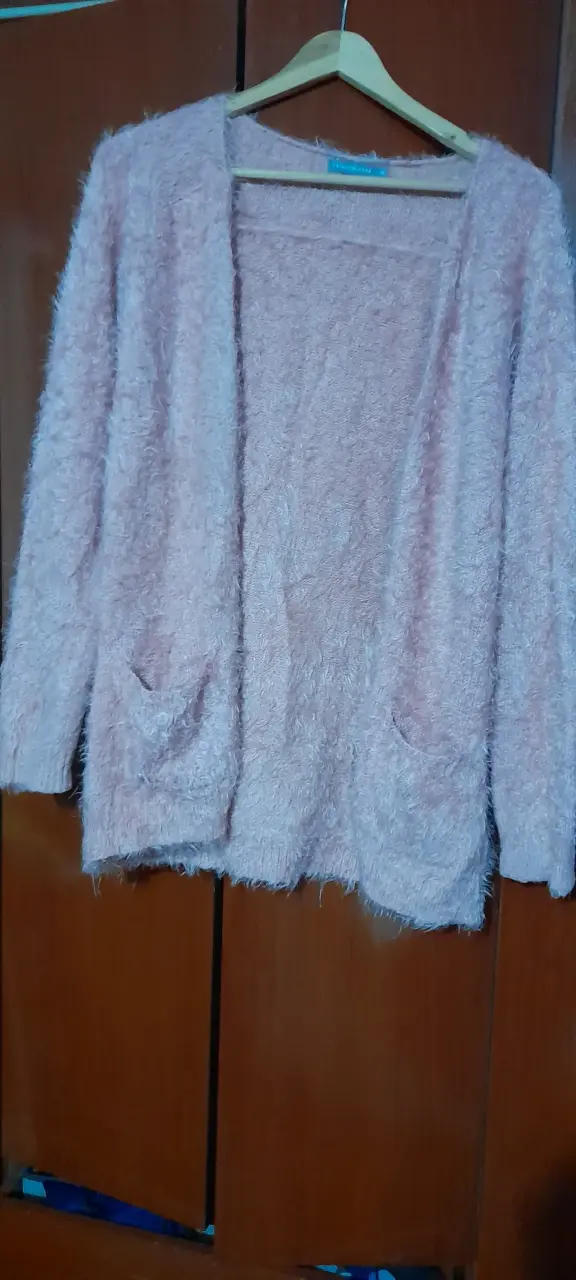 Cardigan de lana rosado