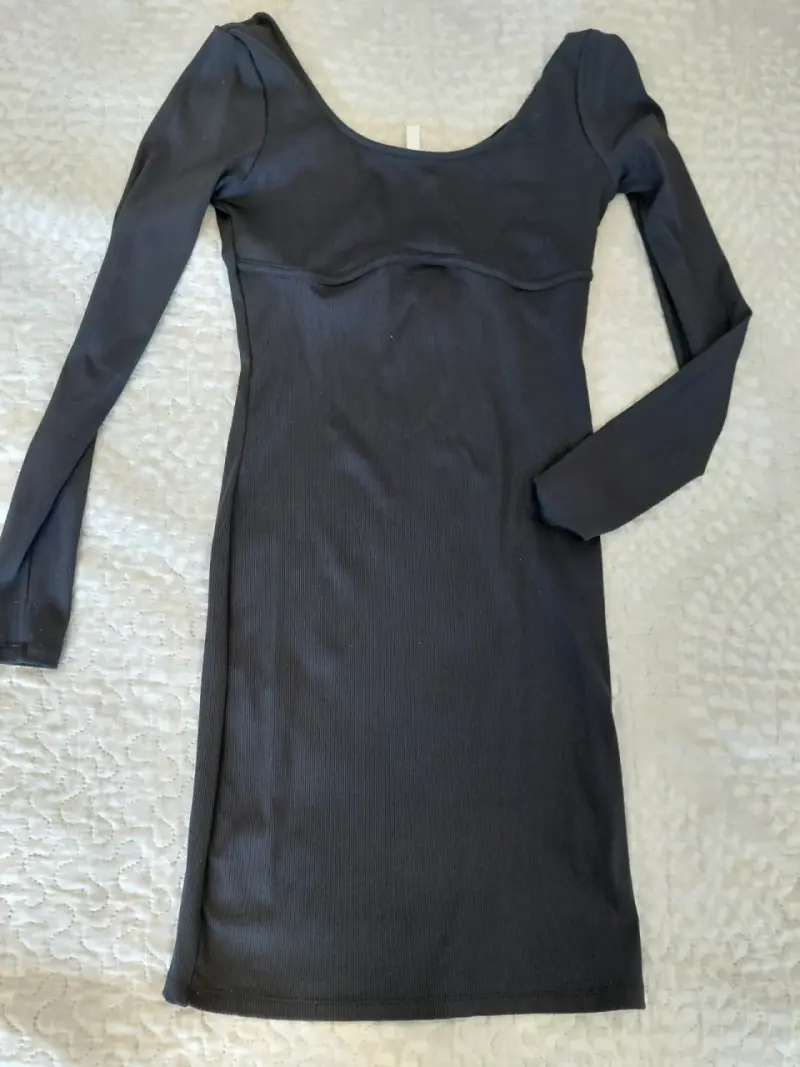 Vestido negro manga larga