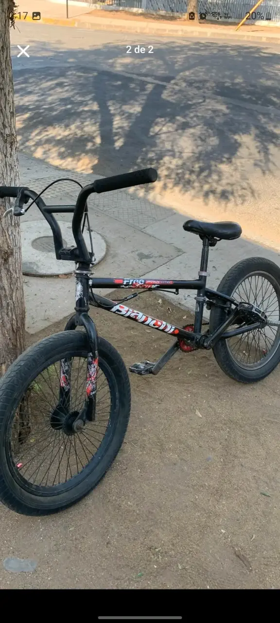 Bicicleta BMX negra en buen estado - 2