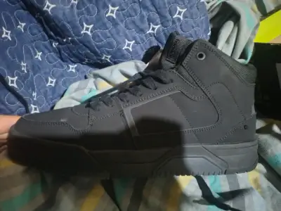 Zapatillas negras altas - miniatura 3