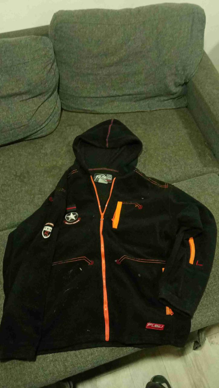 Polerón negro Fubu con capucha - 3