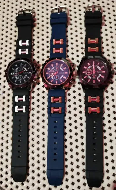 Relojes deportivos en colores azul y negro - miniatura 2