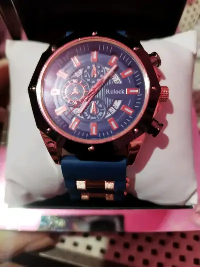 Relojes deportivos en colores azul y negro - miniatura 4