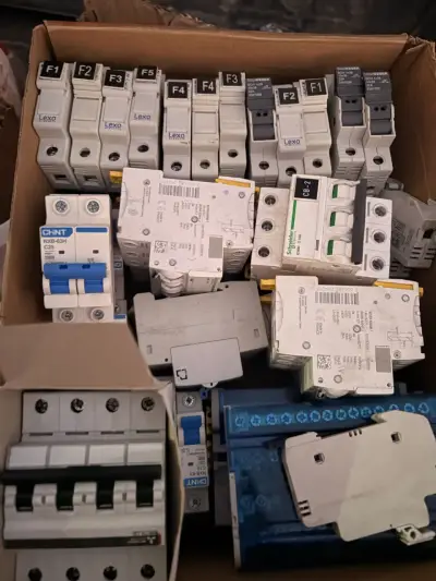 Tapas de interruptor Bticino nuevas - miniatura 2
