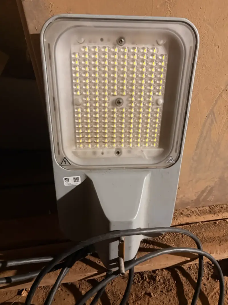 Lámpara LED exterior gris